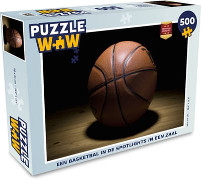 Puzzel Een basketbal in de spotlights in een zaal - Legpuzzel - Puzzel 500 stukjes