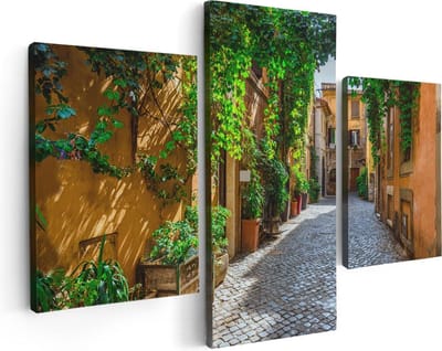 Artaza Canvas Schilderij Drieluik Straatje in Rome met Groene Planten - 90x60 - Foto Op Canvas - Canvas Print