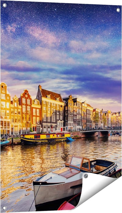 Gards Tuinposter Amsterdamse Gracht in de Nacht met Sterren - 60x90 cm - Tuindoek - Tuindecoratie - Wanddecoratie buiten - Tuinschilderij