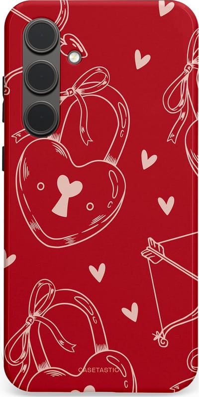 Casetastic Hoesje Geschikt voor Samsung S24 Plus - Stijlvolle Beschermende Duo-layer Case - Hartendief - Liefdes Slotjes - Valentijn - Valentine - Love - Rood Wit