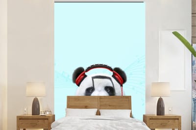 Behang - Fotobehang - 200x300 cm - Panda - Koptelefoon - Dier - Muzieknoten - Rood - Dieren behang - Foto behang