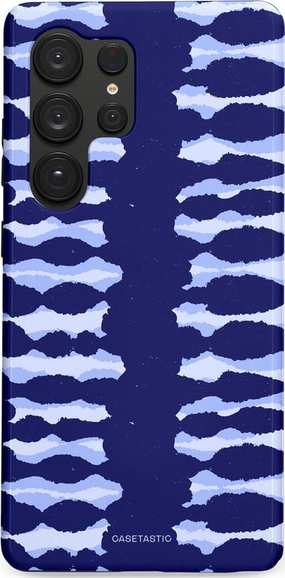 Casetastic Hoesje Geschikt voor Samsung S25 Ultra - Stijlvolle Beschermende Duo-layer Case - Golven in blauw