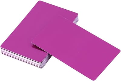 Professionele Metalen Visitekaartjes - 50 Stuks Lege Aluminium Plaat voor Graveren, Perfect voor Bedrijven en Creatieve Projecten (Paars)