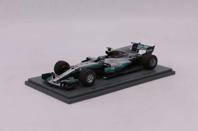 1:43 Mercedes AMG Petronas Hybrid F1 Team WO8 #77 Gp Rusland 2017 V. Bottas Spark modelautos