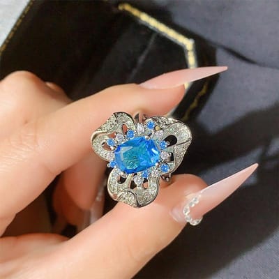 Gesimuleerde Zeeblauwe Topaas Openende Ring voor Vrouwen Luxe Bloem Volledige Diamanten Ring Adjustable opening beige