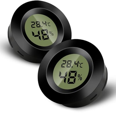 Daity Twee mini digitale binnenthermometers en hygrometers met LCD-schermen - geschikt voor woningen - kinderkamers - gitaarkoffers - reptielenverblijven - auto's - kassen - enz. (Zwart)