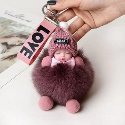 Porte-clés Charm Bébé Endormi Mignon Poupée Pelucheuse Douce Porte-clés de Voiture Mode Charme pour Sac à Main Femme Décoration de Sac à Dos Cadeau rose foncé