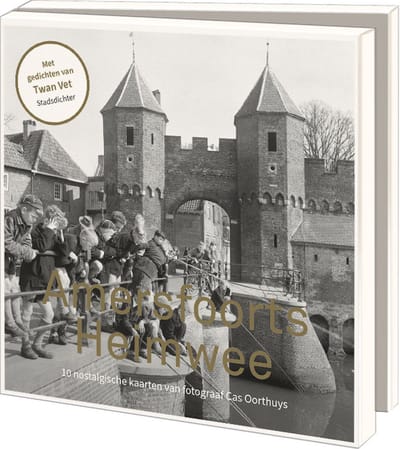 Bekking & Blitz - Wenskaartenmapje - Set wenskaarten - Kunstkaarten - Museumkaarten - Uniek design - 10 stuks - Inclusief enveloppen - Amersfoorts Heimwee - Foto’s in zwart/wit uit de jaren 50 van Cas Oorthuys - Kaarten met gedichten van stadsdichter