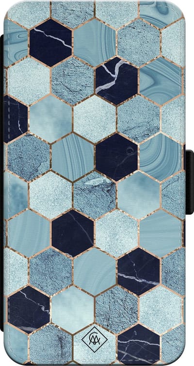Casimoda® bookcase - Geschikt voor iPhone 13 Pro - Hoesje met pasjeshouder - Marmer Blauw Kubussen - Blauw - PU-leer met kunststof telefoonhouder