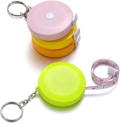 Mini Rolmaat - Meetlint Sleutelhanger - Lichaam Meten - Draagbaar Ontwerp - 0.5 Meter - Willekeurig