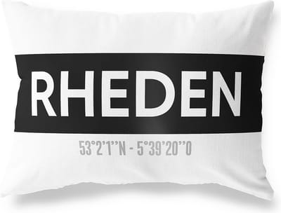 Tuinkussen RHEDEN - GELDERLAND met coördinaten - Buitenkussen - Bootkussen - Weerbestendig - Jouw Plaats - Studio216 - Modern - Zwart-Wit - 50x30cm