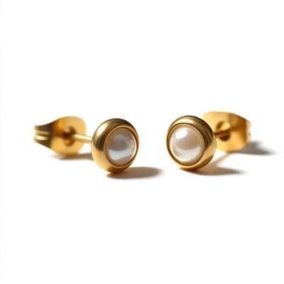 Aramat Jewels | Oorbellen | Oorbellen – Parel Wit in Goudkleurig Design (6mm) | | | |6mm | Staal | Kinderen, Volwassenen | Verkleurd niet