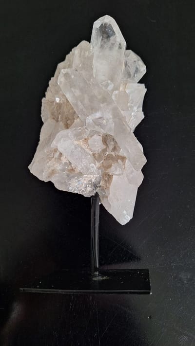 Healing Magic 777 - Edelstenen - Bergkristal cluster op standaard - zuivering, spirituele groei & heling