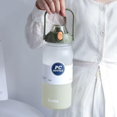 2000ML Grote Capaciteit Plastic Waterfles Outdoor Tourrietje Beker Draagbaar Handvat Sportkannen Mannen Vrouwen Sportschool Fitness Drinkgerei 2000ml