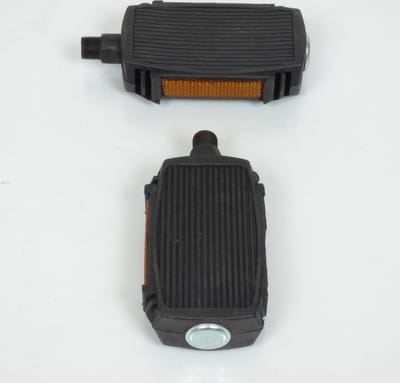 Paire de pédale noire catadioptre M14x1.25 pour mobylette Peugeot 103 neuf
