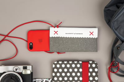 Vacavaliente - iPhone Houder (by Paola Navone) - Gerecycled Leer - Grijs