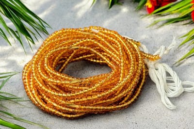 AfricanFabs® Waist Beads / Afrikaanse Heupketting - Aburiéki - Goud (Traditioneel niet-elastisch koord) - Buikketting - Taille ketting