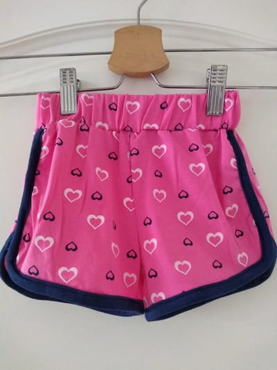 Meisjes korte broek hart roze 92