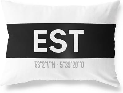 Tuinkussen EST - GELDERLAND met coördinaten - Buitenkussen - Bootkussen - Weerbestendig - Jouw Plaats - Studio216 - Modern - Zwart-Wit - 50x30cm