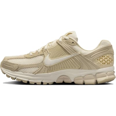 Nike Zoom Vomero 5 - Hardloopschoenen - Maat 38.5 - Beach/Light Khaki/Pale Ivory/Sail / Bruin Wit - Zoom Vomero - Hardlopen - Dames Hardloopschoenen