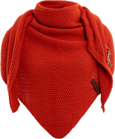 Knit Factory Coco Gebreide Omslagdoek - Driehoek Sjaal Dames - Dames sjaal - Wintersjaal - Stola - Wollen sjaal - Rode sjaal - Grenadine Red - 190x85 cm - Inclusief sierspeld