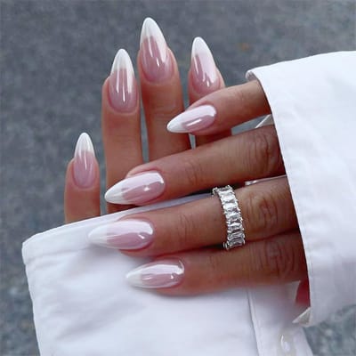 Daity Plaknagelstickers - Amandelvormige kunstnagels - Nagelstickers voor een Franse manicure - Middelgrote plaknagelstickers met chroomdesign - Zelfklevende nagelstickers voor dames - verpakking van 24 stuks