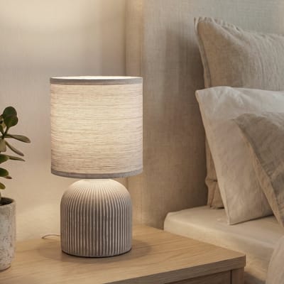 BRILONER Ino - Tafellamp slaapkamer - met stoffen kap & keramiek voet - bedlamp - tafellampje - Ø15cm x 28 cm - bruin