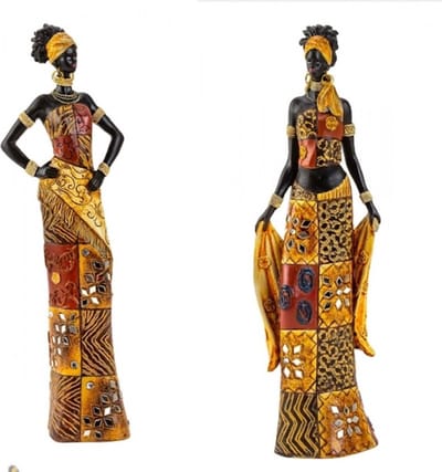 Beeld Afrikaanse Vrouw in Kleurrijke Kleding | Culturele Pracht in Detail