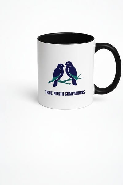 True North Companions Mok | Uniek Vogels Design | Witte Keramische Koffiemok met Zwart Handvat en Rand | 330ml