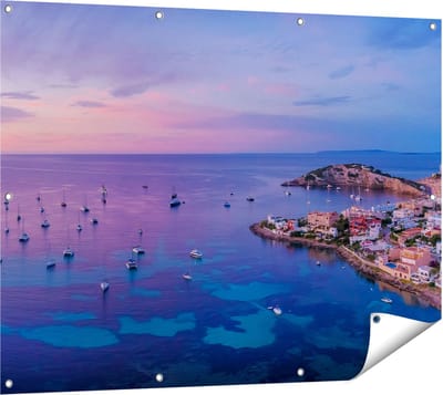 Gards Tuinposter Ibiza met Boten op het Water bij Zonsopgang - 120x90 cm - Tuindoek - Tuindecoratie - Wanddecoratie buiten - Tuinschilderij
