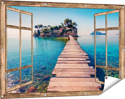 Gards Tuinposter Doorkijk Pad op het Water naar een Grieks Eiland - 120x80 cm - Tuindoek - Tuindecoratie - Wanddecoratie buiten - Tuinschilderij