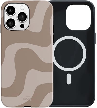 xoxo Wildhearts siliconen hoesje geschikt voor iPhone 13 Pro MagSafe hoesje - Ride With Me Brown - Double Layer - Magnetisch telefoonhoesje - Magneet case - Backcover met dubbele bescherming - Golvenprint - Golvend patroon - Beige / Bruin