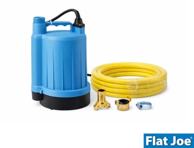 Flat Joe ® easy - vlakzuigende dompelpomp SET (5m slang 3/4" - geka's - slangklem) - vlakzuiger tot 2mm - kelderpomp - vlakzuigpomp - Plug&Play set - leegpompen zwembad - wateroverlast - hoogwater set