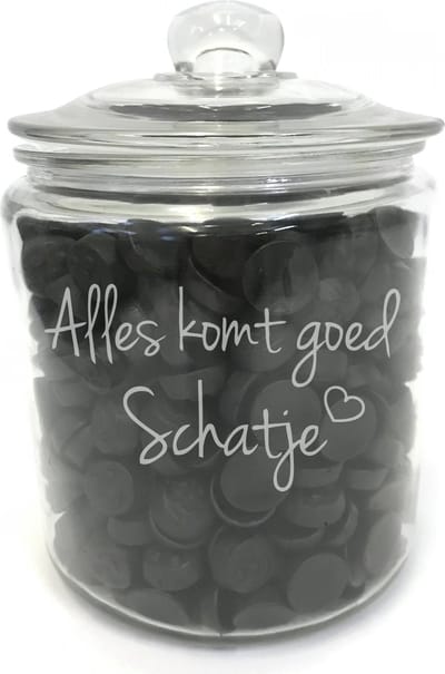 Grote snoeppot /koekpot (zonder drop) met tekst gravure QUOTE: ALLES KOMT GOED SCHATJE. Cadeau-troost-steun-hoop. Dik sterk glas. Het formaat is 25cm incl. deksel, 19cm doorsnede, inhoud 3,8 liter.