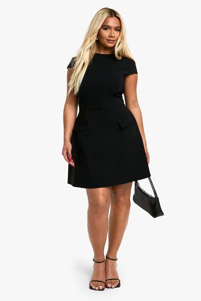 boohoo Dames Plus Cap Sleeve Bengaline Skater Jurk | Zwart | Maat: 54