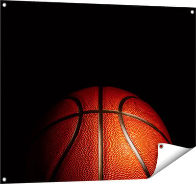 Gards Tuinposter Basketbal op een Zwarte Achtergrond - 100x80 cm - Tuindoek - Tuindecoratie - Wanddecoratie buiten - Tuinschilderij