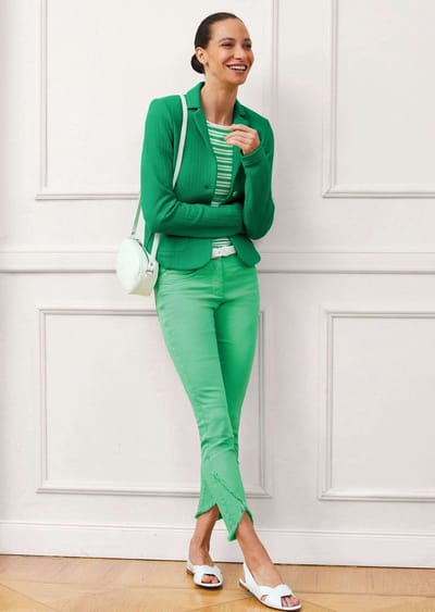 MADELEINE Jersey Blazer Korte jersey blazer met modieuze structuur