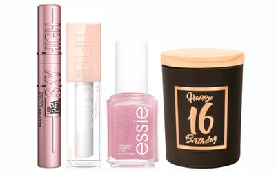 Maybelline Cadeauset Verjaardag 16Jaar - Maybelline Lipgloss Lifter 001 Pearl - Maybelline Mascara Lash Sensation Sky High Black - Essie Nagellak 514 Birthday Girl - Paper Dreams Kaars Klein Rose/Black 16 jaar