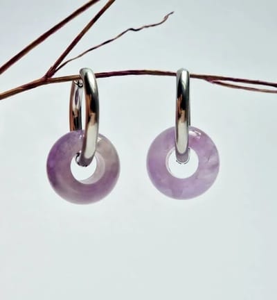 Oorringen met Donut hanger - Amethist - Paarse (half)edelsteen - Stainless Steel - zilverkleurige oorbellen met hanger