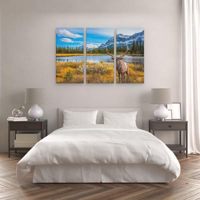Artaza Canvas Schilderij Drieluik Hert In De Bergen Bij Een Meer - 120x80 - Foto Op Canvas - Canvas Print