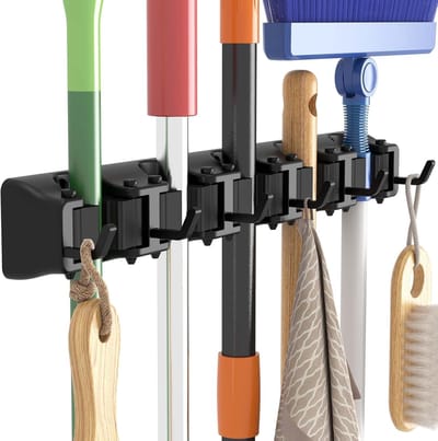 Famanu – Decoratief hangornament van pvc, meerkleurig, geschikt voor feestelijke decoratie en interieuraccenten