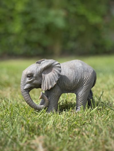 Olifant 16 cm hoog - (imhste) - Wildlife - polyester - polystone - beeld - tuinbeeld - hoogkwalitatieve kunststof - decoratiefiguur - interieur - accessoire - voor buiten - cadeau - geschenk - kerst - nieuwjaar