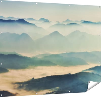 Gards Tuinposter Heuvel Landschap tijdens de Mist - 150x120 cm - Tuindoek - Tuindecoratie - Wanddecoratie buiten - Tuinschilderij
