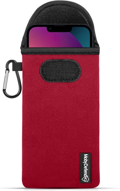 MobyDefend Hoesje - Geschikt voor iPhone 13 / iPhone 13 Pro - Neopreen Pouch Met Karabijnhaak - Insteek - Riemlus - Rood