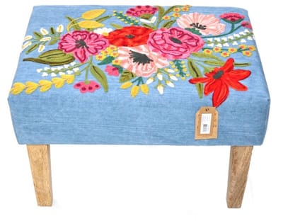 Only natural denim blauw voetenbankje met gekleurde geborduurde bloemen 35 x 50 x 52 cm