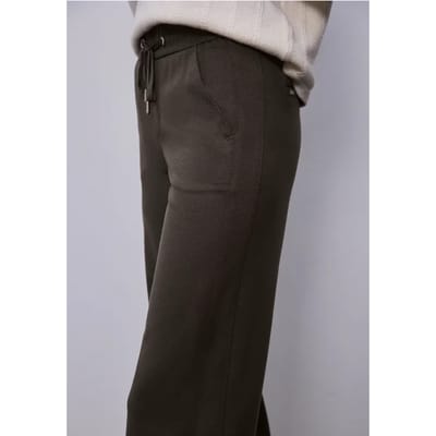 Broek met rechte pijpen en tape