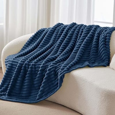 STAR&STER Knuffelige, Plaid zachte deken klein - zachte flanellen deken Navy Blauwe 125 x 150 cm voor de bank, decoratieve strepen koord fleece deken als banksprei voor de woonkamer, sprei voor breed gebruik