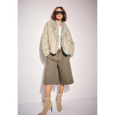 Stradivarius Gewatteerd jack met sjaalkraag en imitatiebont  Beige XS