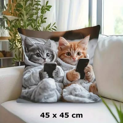 Allernieuwste.nl® Kussen Twee Katten op Telefoon - Kussenhoes polyester peach skin Perzikhuid – 45 x 45 cm