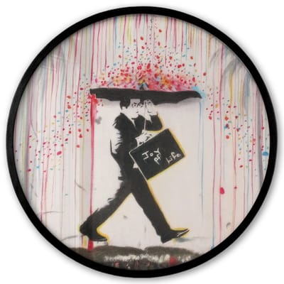 Poster in lijst Rond - Fotolijst 40x40 cm - Posters - Regen - Graffiti - Man - Banksy Style - Ronde posterlijst zwart - Decoratie - Wanddecoratie woonkamer - Muurdecoratie slaapkamer